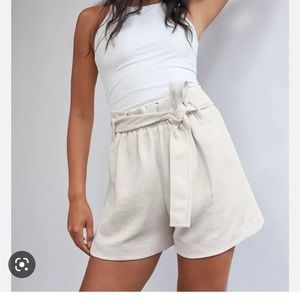 Aritzia Wilfred New Paperbag Shorts